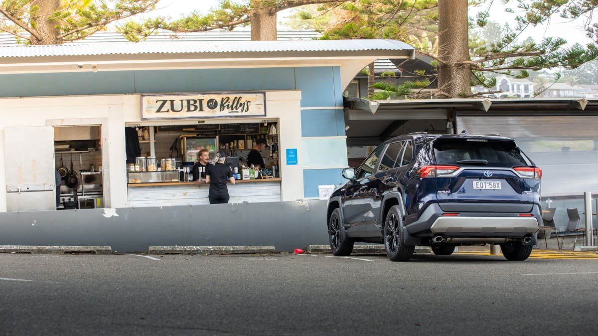2022 Toyota RAV4 Cruiser Hybrid review-1