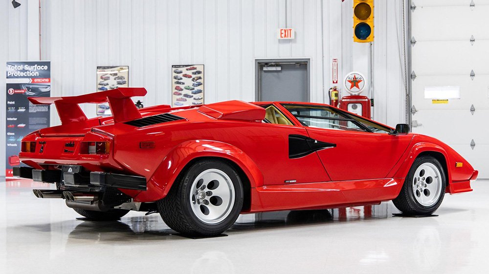 A rear 3/4 view of the 1987 Lamborghini Countach 5000 Quattrovalvole