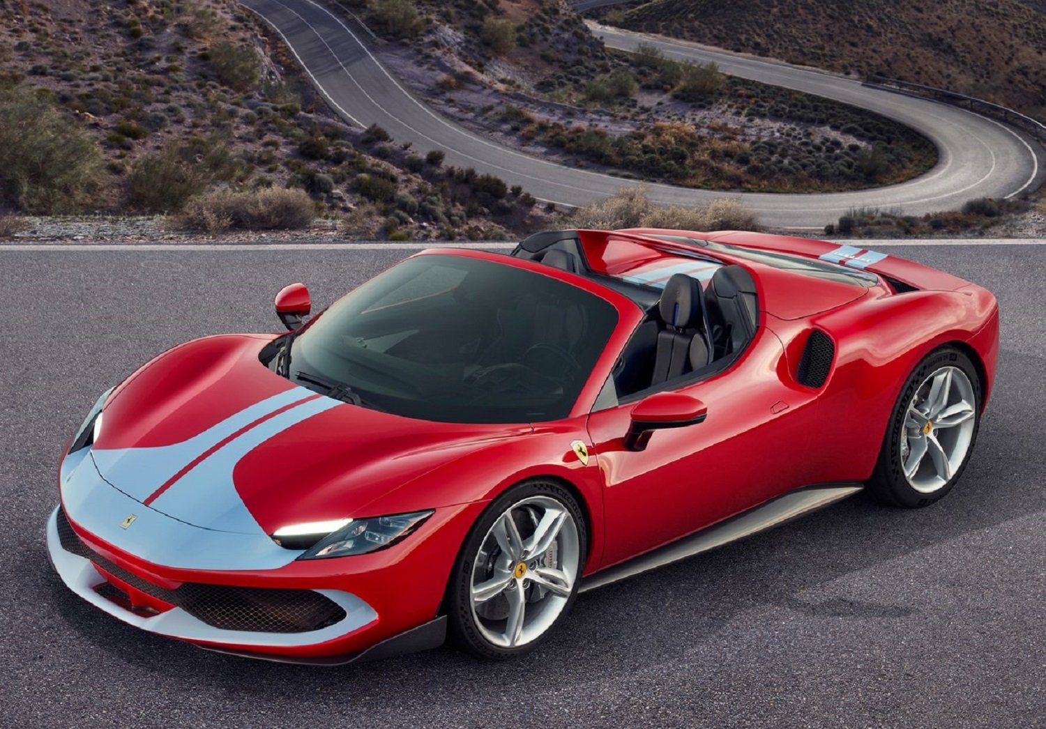 Ferrari 296 GTS revealed