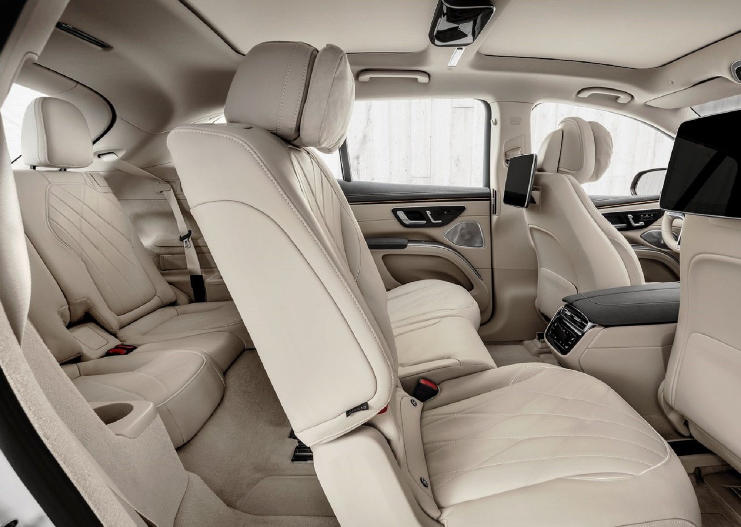 Mercedes-Benz EQS SUV revealed