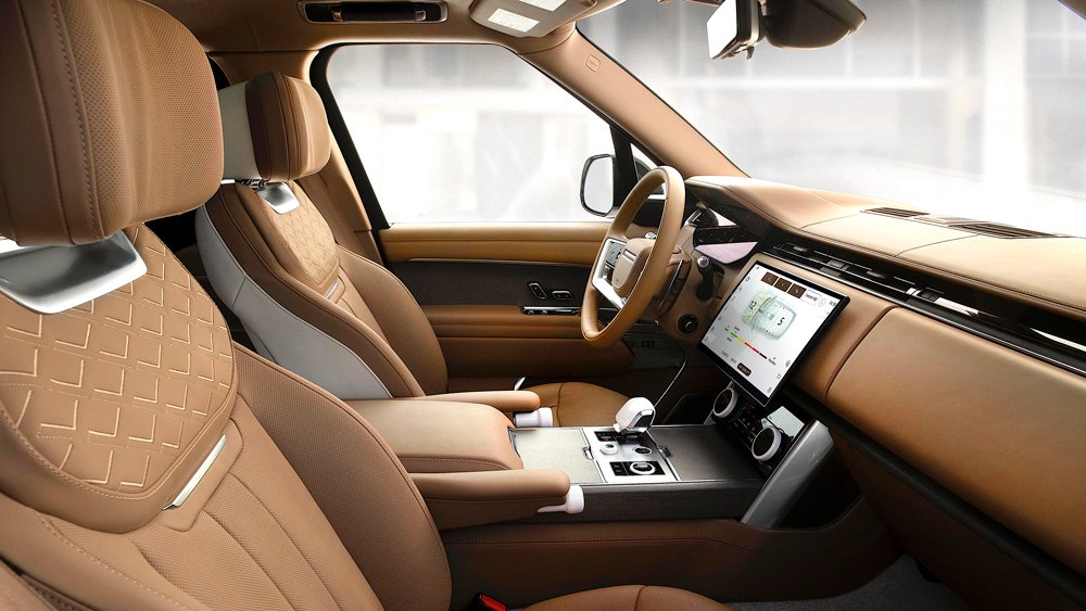 Inside the 2022 Range Rover SV.