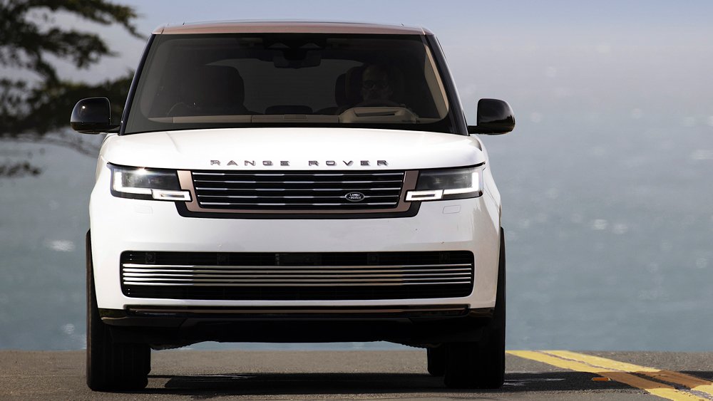 The 2022 Range Rover SV.