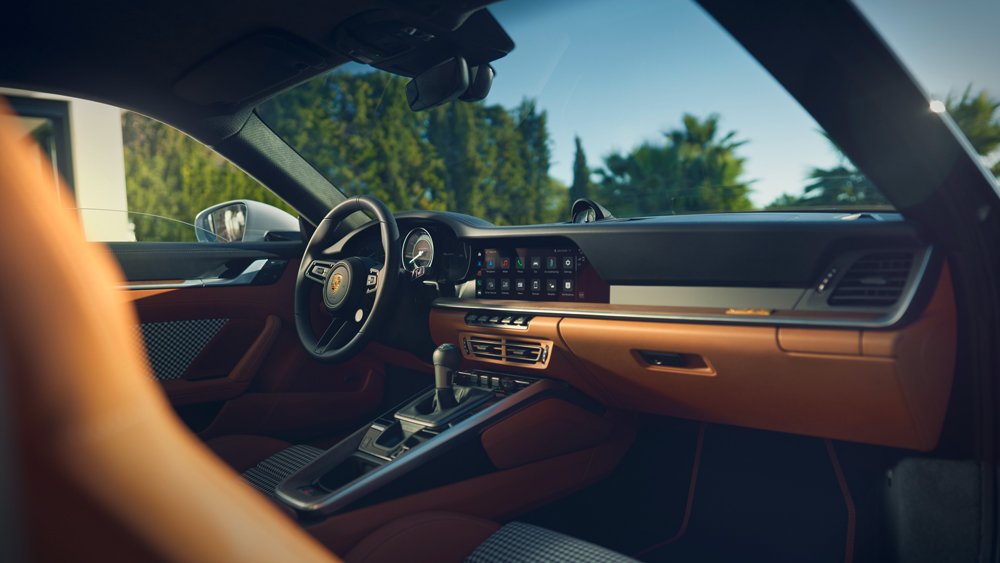 The interior of the 2023 Porsche 911 Sport Classic.