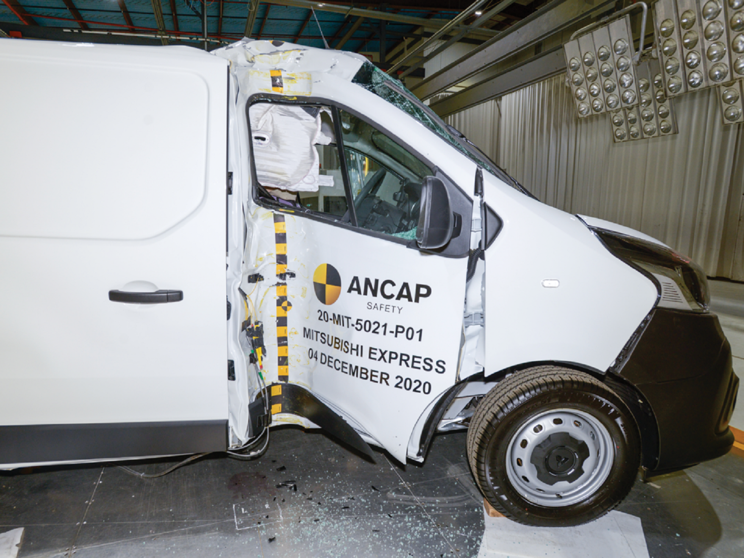 Mitsubishi Express dropped over safety