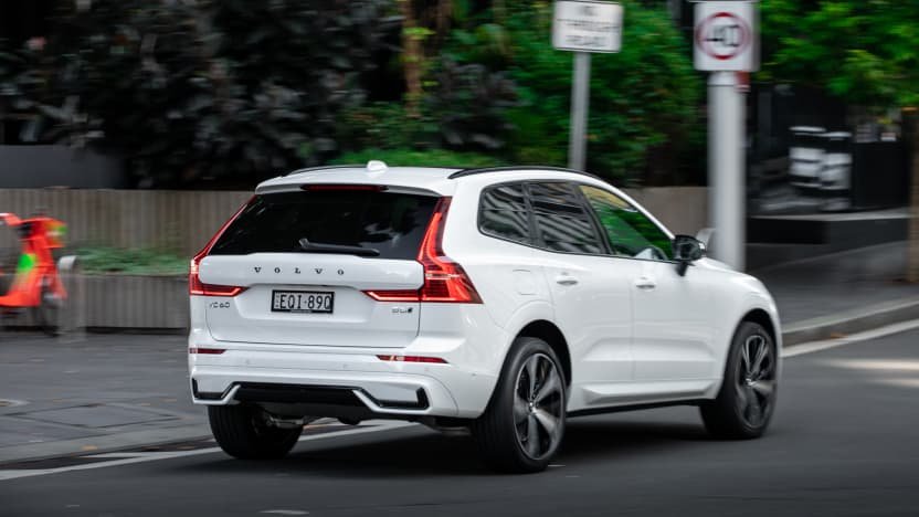 2022 Volvo XC60 B6 R-Design review-1