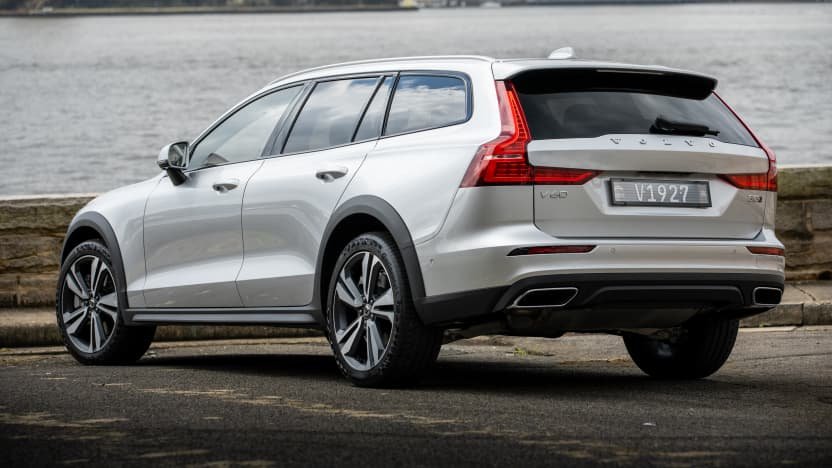 2022 Volvo V60 B5 Cross Country review-1