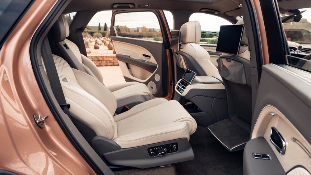 A look at the interior of the Bentley Bentayga EWB.