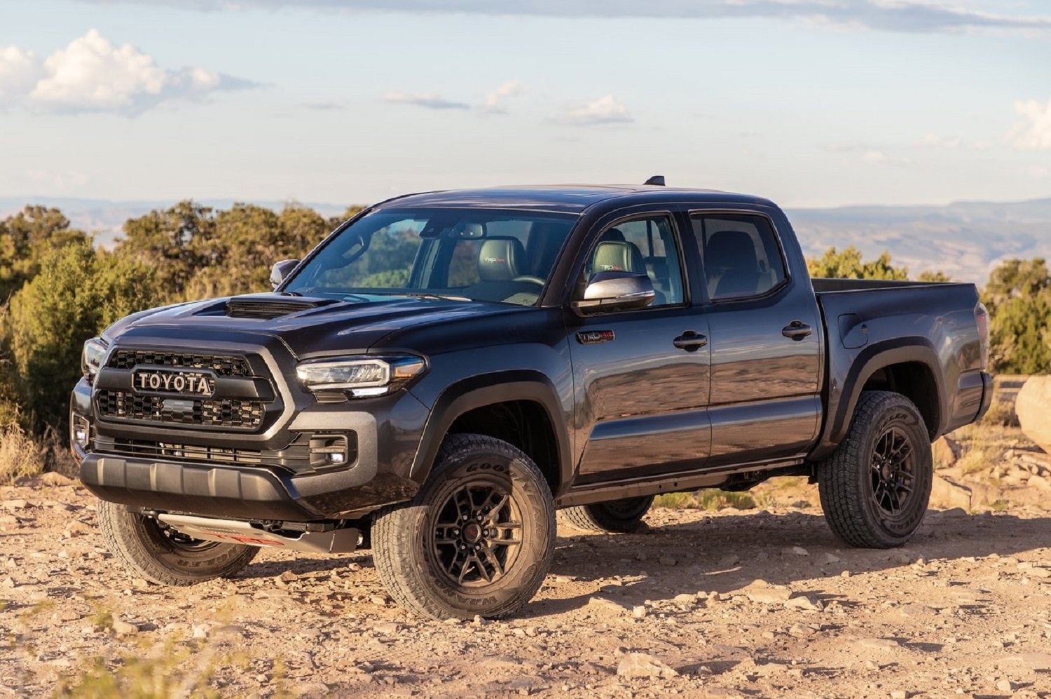 New Toyota Tacoma spied as Hilux preview