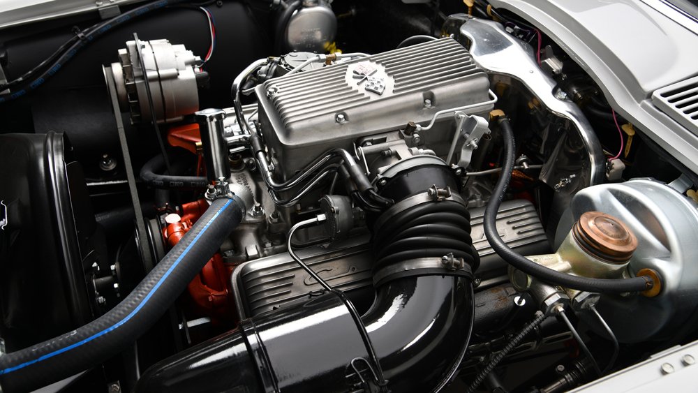 The fuel-injected 327 ci V-8 engine insode a 1963 Corvette Z06.