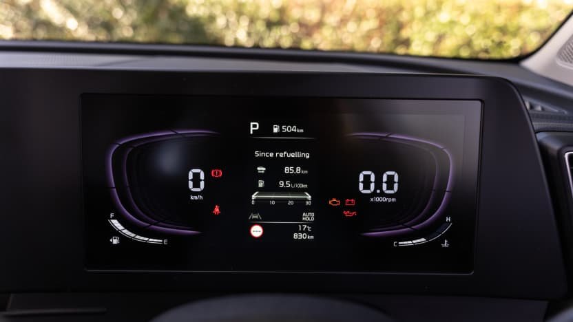 2022 Kia Sportage S v 2022 Nissan X-Trail ST+-0