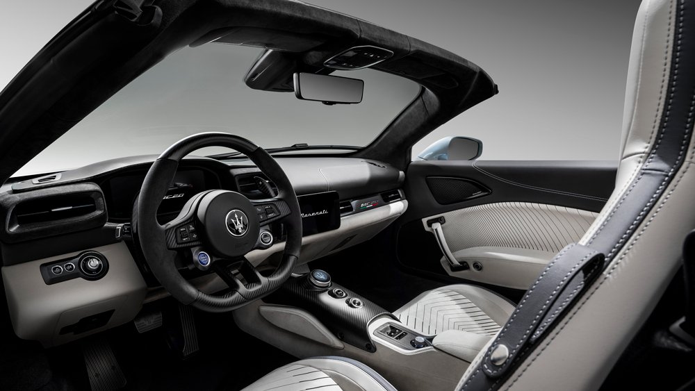 The interior of the 2023 Maserati MC20 Cielo supercar.