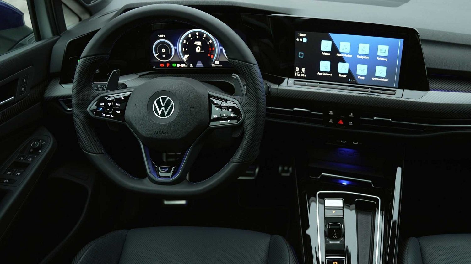 Volkswagen Golf R 20 Years Edition revealed