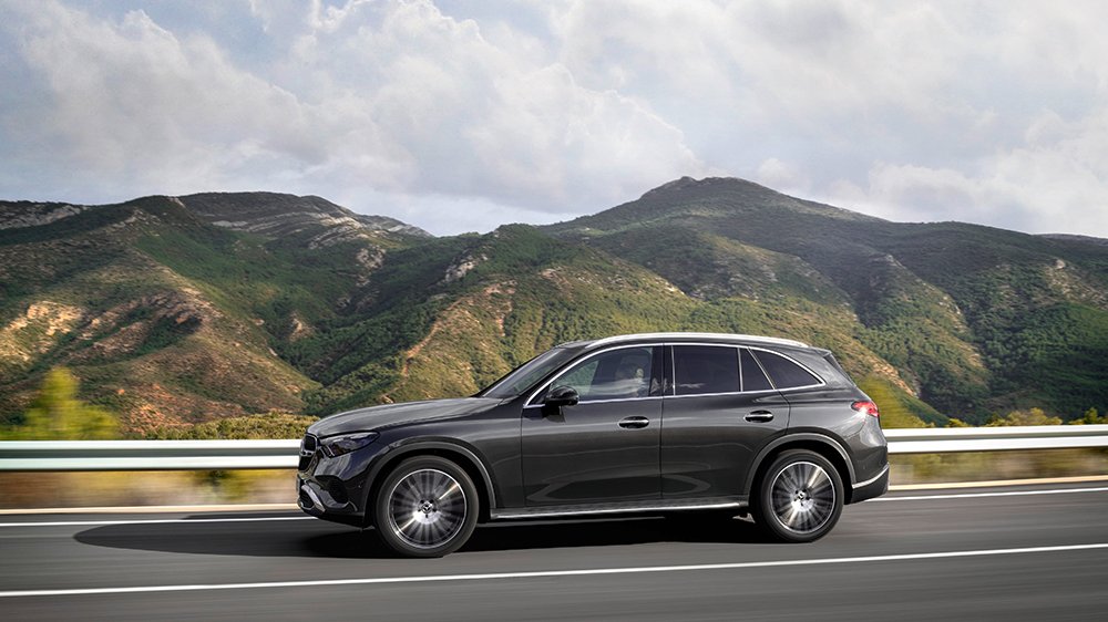 The 2023 Mercedes-Benz GLC300 from the side
