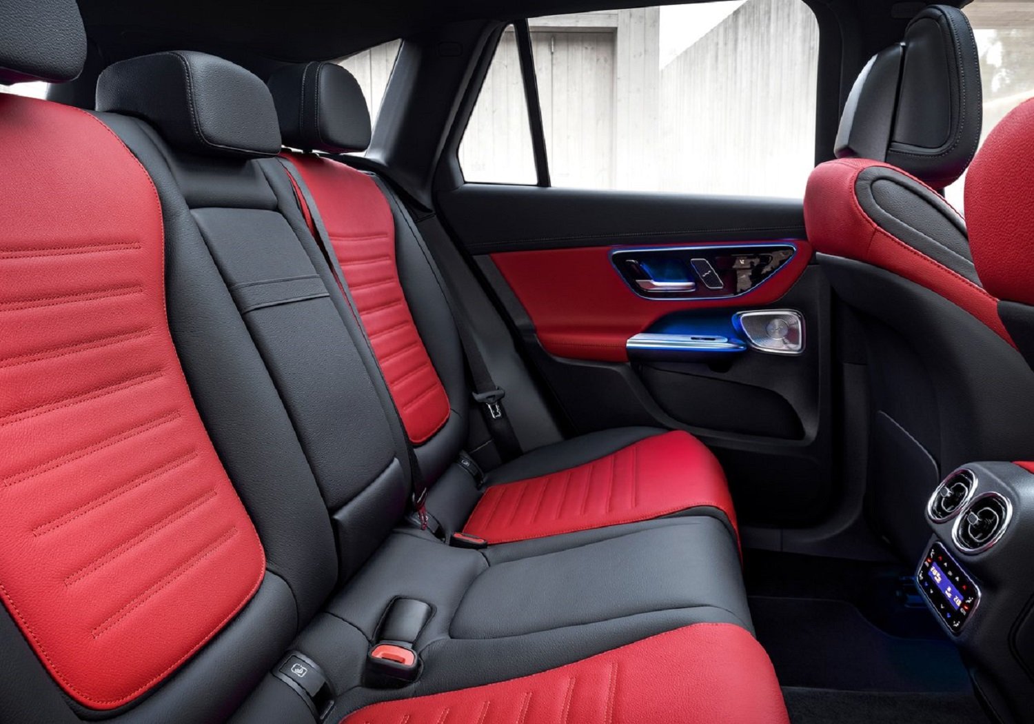 New Mercedes-Benz GLC revealed