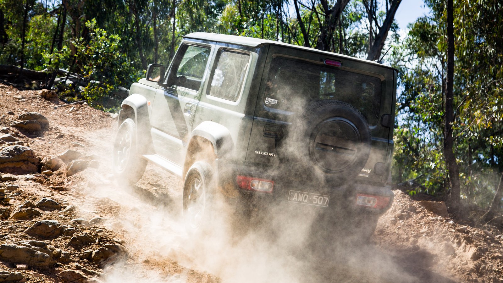 Suzuki Jimny off road.