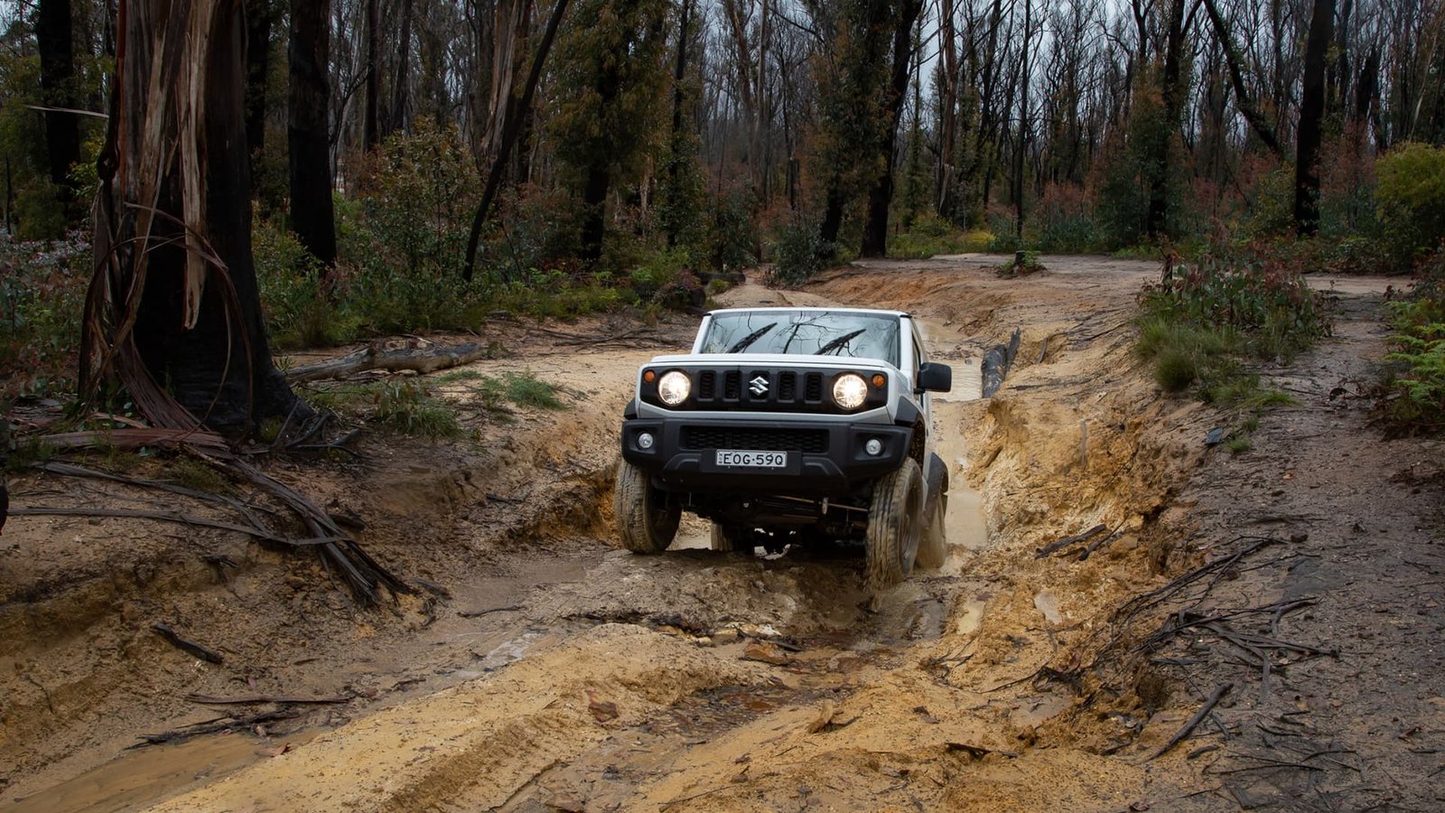 Suzuki Jimny off road.