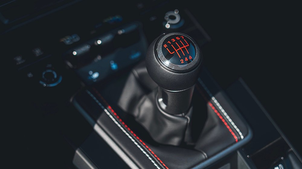 The 2023 Porsche 911 GT3 Cabriolet America 's gear shifter