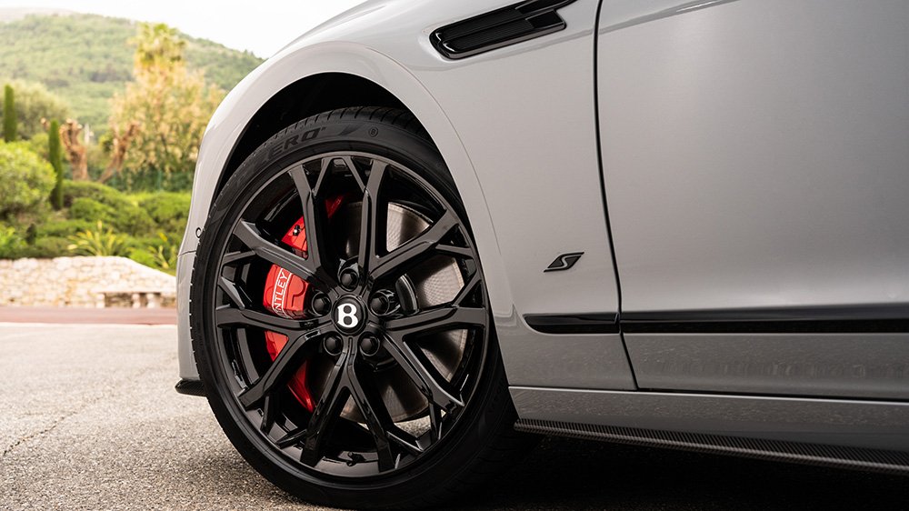 The 2023 Bentley Flying Spur S's five-spoke wheel in gloss black