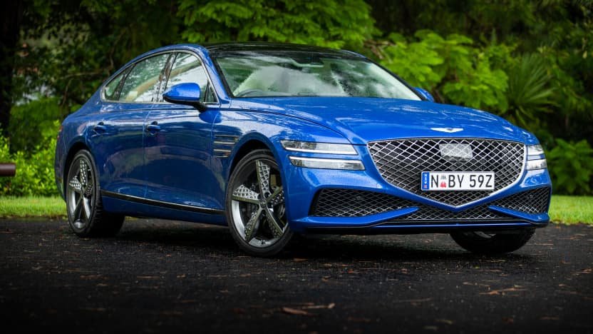 2022 Genesis G80 v 2022 Mercedes-Benz C300 comparison-0
