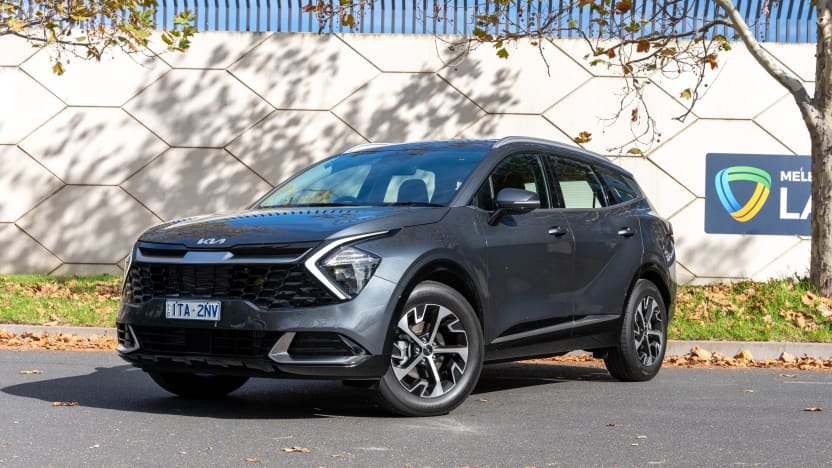 2022 Haval H6 Hybrid v Kia Sportage SX diesel comparison-0