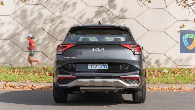 2022 Haval H6 Hybrid v Kia Sportage SX diesel comparison-0