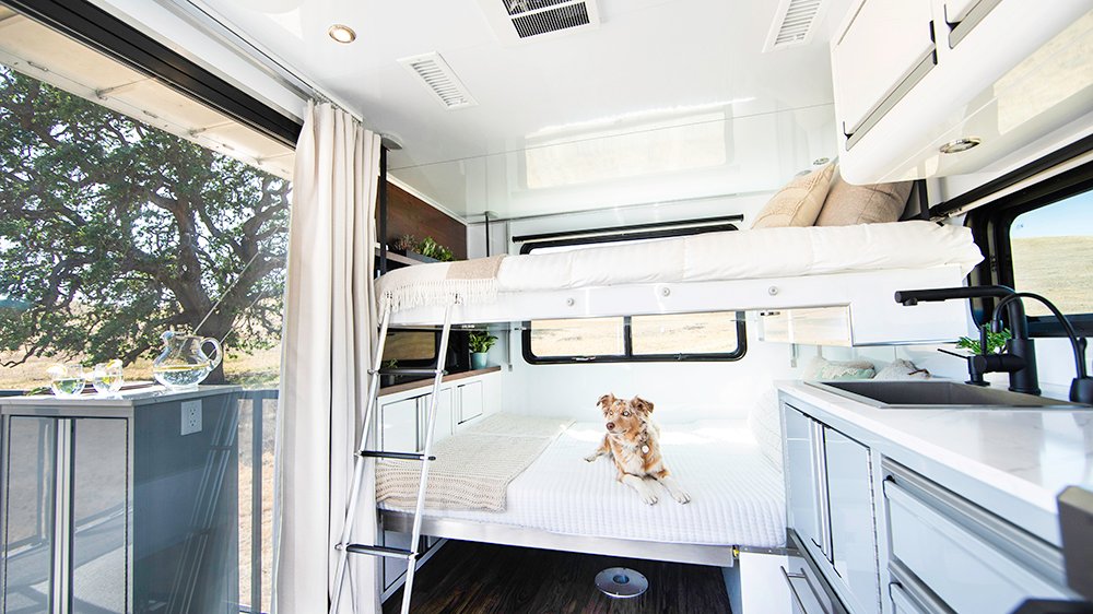 2023 Living Vehicle Trailer