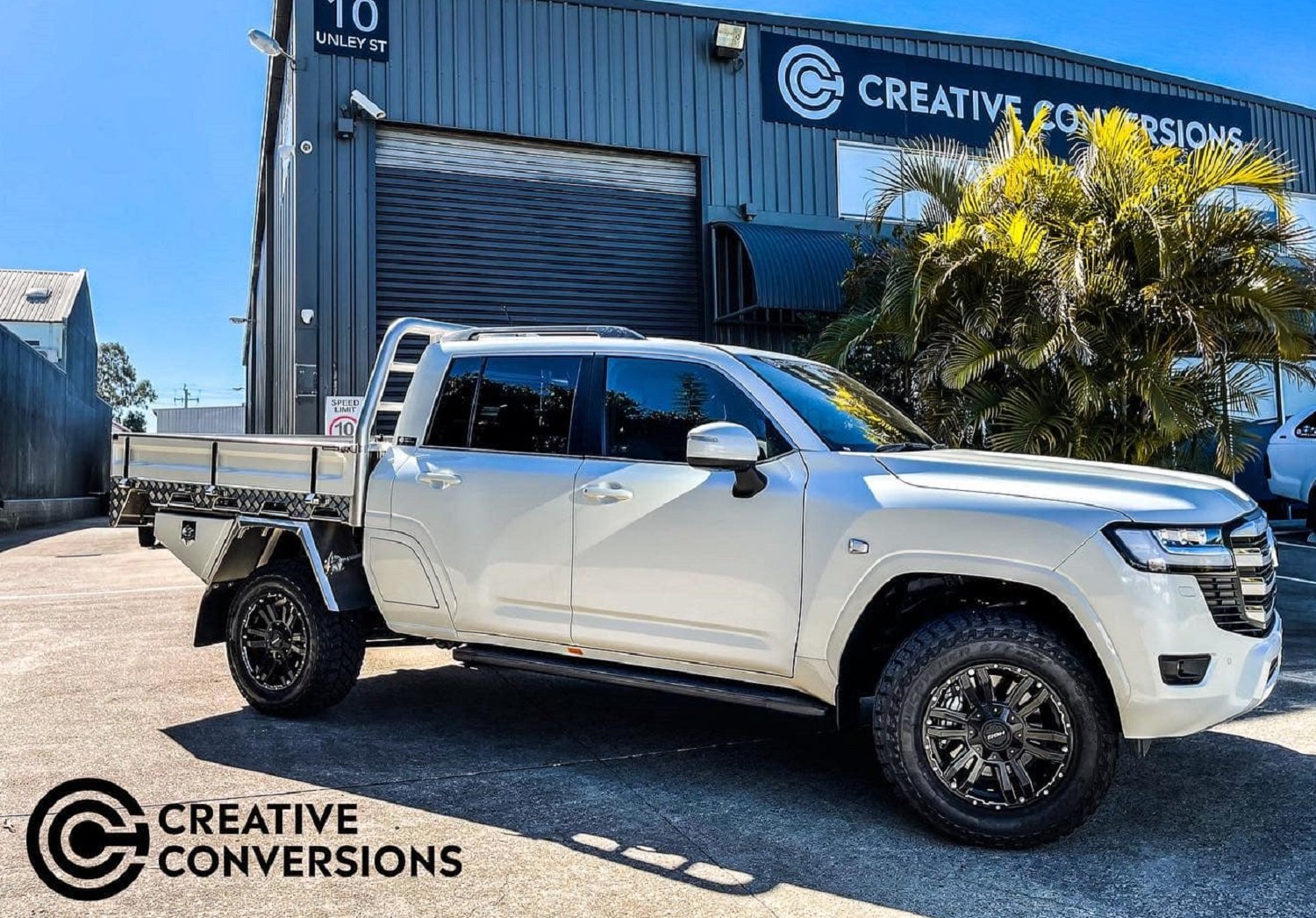 Toyota Land Cruiser 300 bakkie