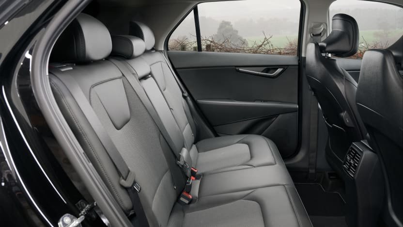 Should I buy a Toyota RAV4 Hybrid or a Kia Niro Hybrid?-1