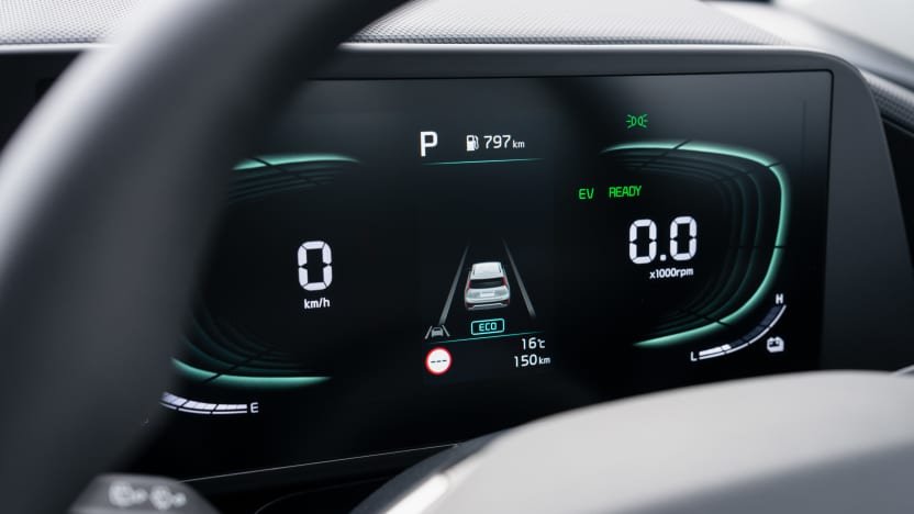 Should I buy a Toyota RAV4 Hybrid or a Kia Niro Hybrid?-0