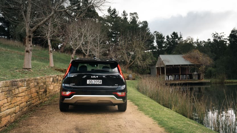 Should I buy a Toyota RAV4 Hybrid or a Kia Niro Hybrid?-0