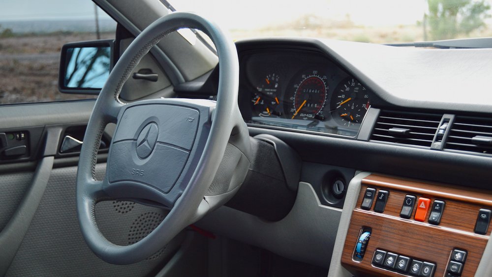 Mercedes-Benz AMG Hammer Coupe steering wheel