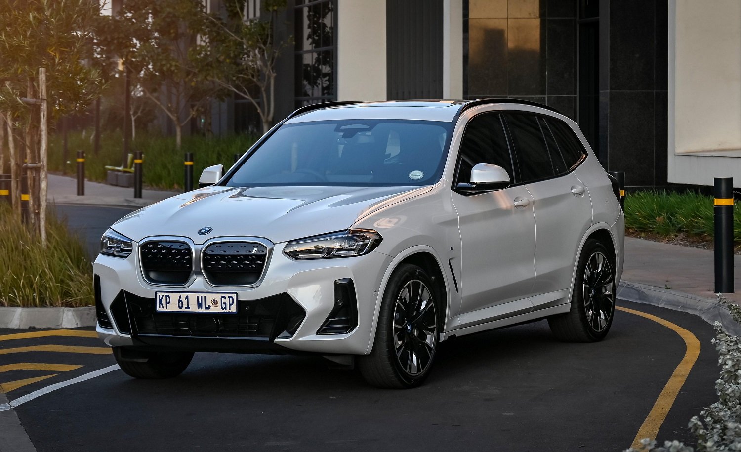 BMW iX3