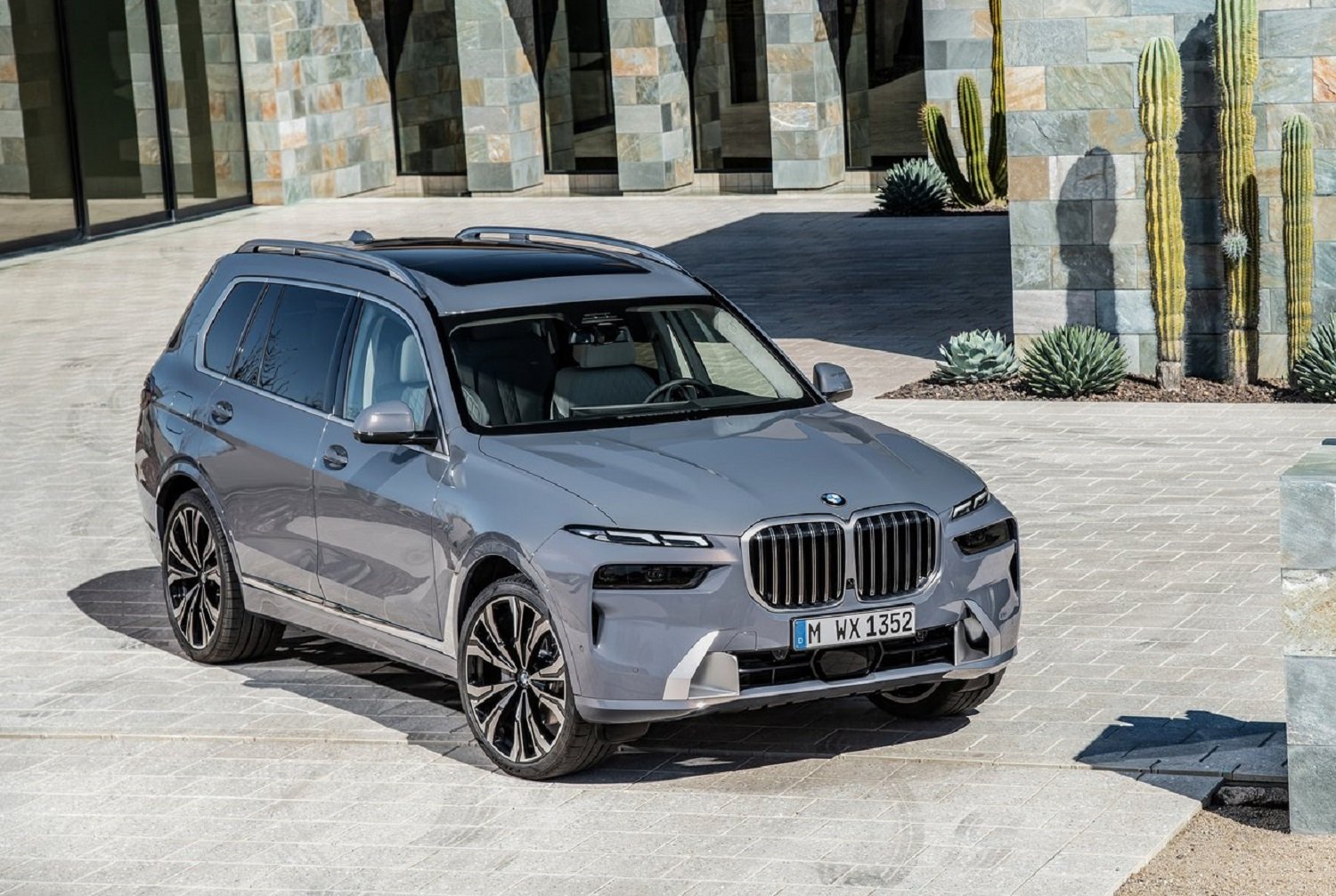 New BMW 7 Series and facelift X7 South Africa price