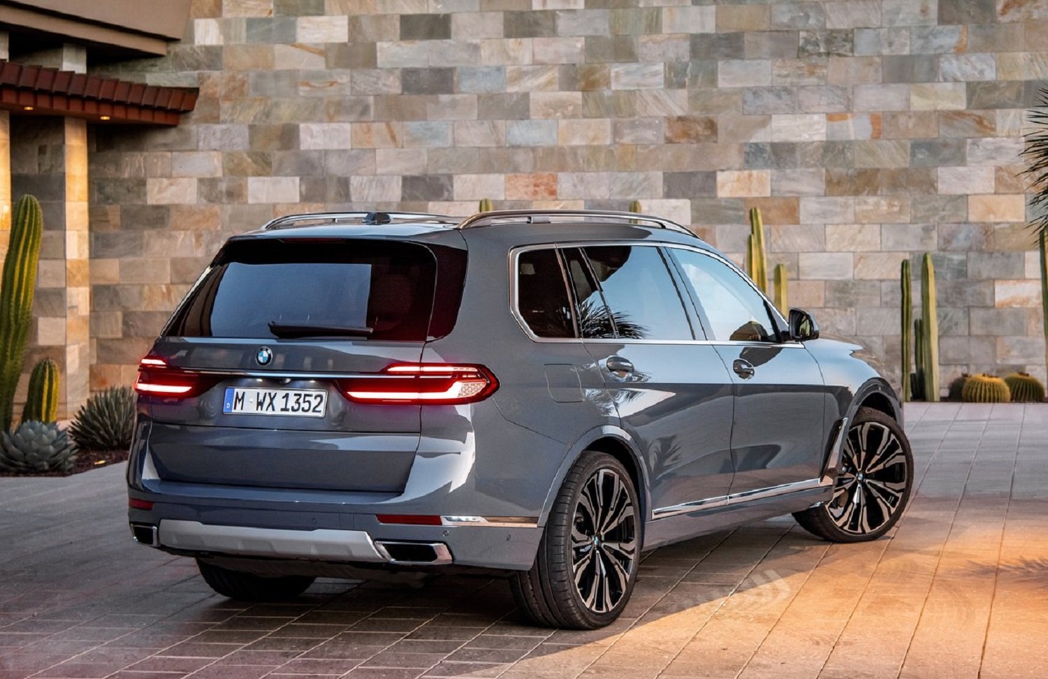 New BMW 7 Series and facelift X7 South Africa price