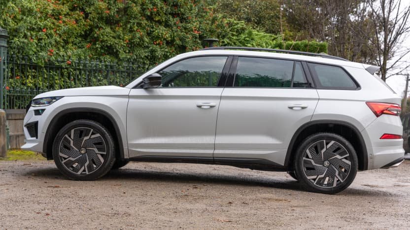 Should I buy a Kia Sorento Hybrid or a Skoda Kodiaq RS large seven-seat SUV?-0