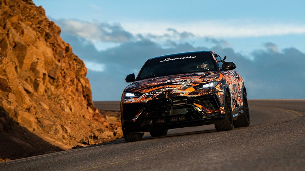 A front 3/4 view of the Pikes Peak record-setting Lamborghini Urus