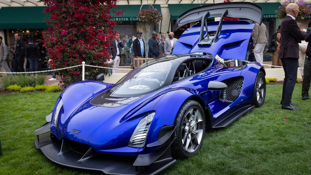 The Czinger 21C V Max hypercar on the Concept Lawn at the 2022 Pebble Beach Concours d'Elegance.