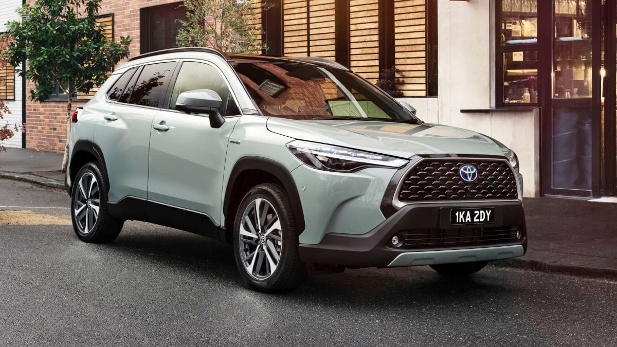 2023 Lexus UX300h on the horizon with updated hybrid system-0