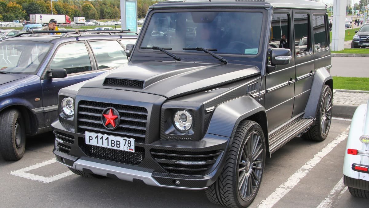 Russian-owned luxury cars flood Finland to avoid European flight bans-0