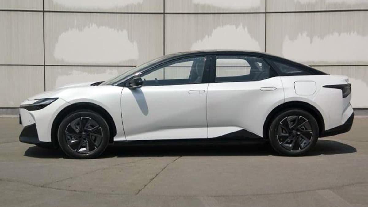 2023 Toyota BZ3 electric car leaked-1