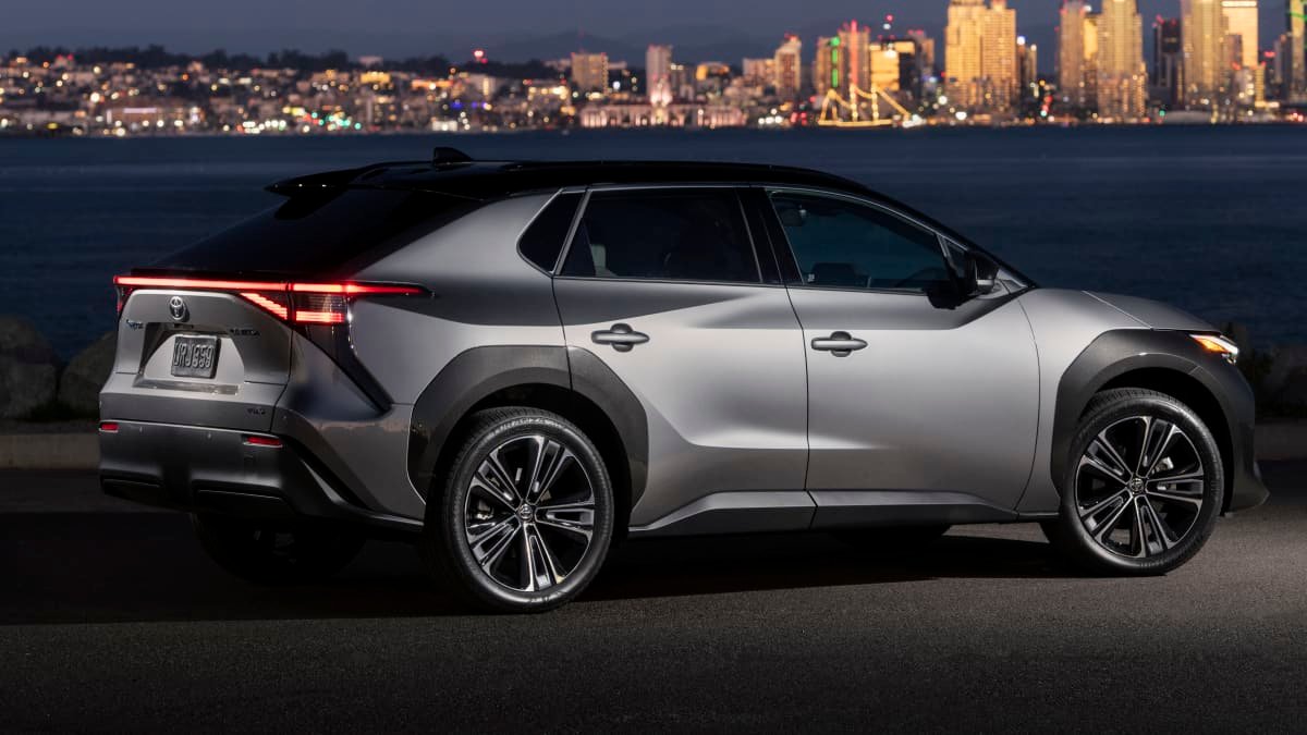 Toyota announces multibillion-dollar investment in battery manufacturing-0