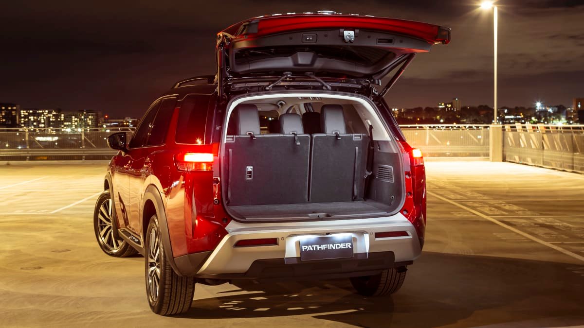 Should I buy the new 2023 Nissan Pathfinder or the old Nissan Pathfinder?-0