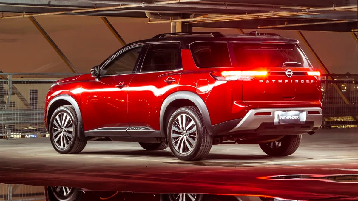 Should I buy the new 2023 Nissan Pathfinder or the old Nissan Pathfinder?-0