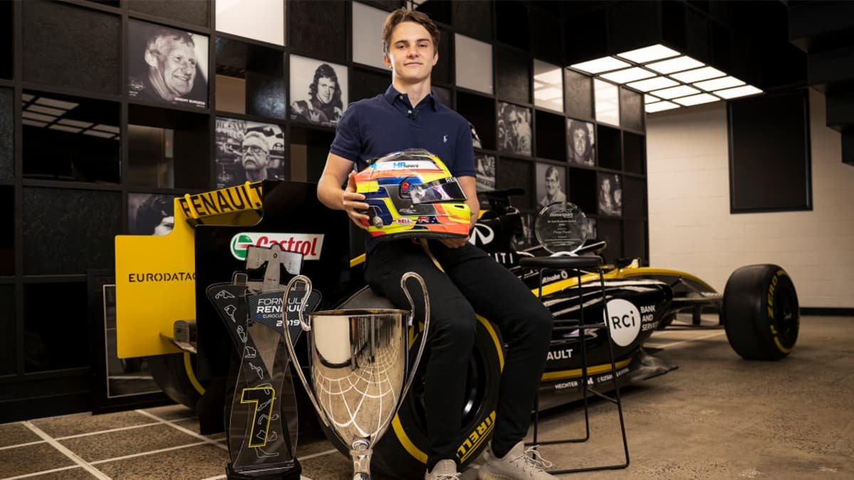 Why Oscar Piastri was cleared to race for McLaren in Formula One, Mark Webber apologises to Daniel Ricciardo-0