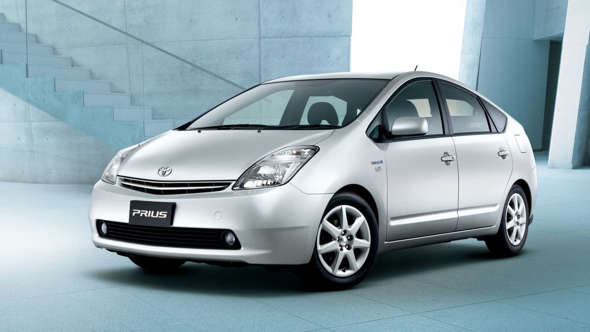 Toyota slammed by Greenpeace over its support of fossil fuels-0
