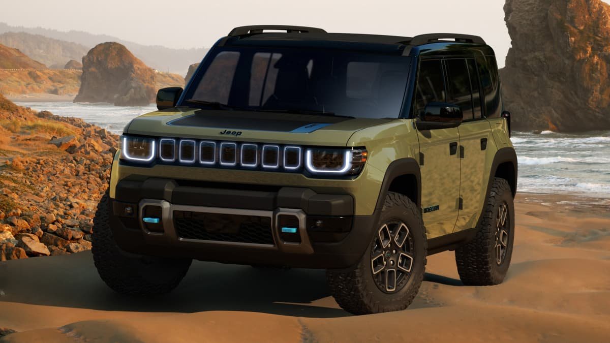 Jeep launches electric offensive with three landmark SUVs-0