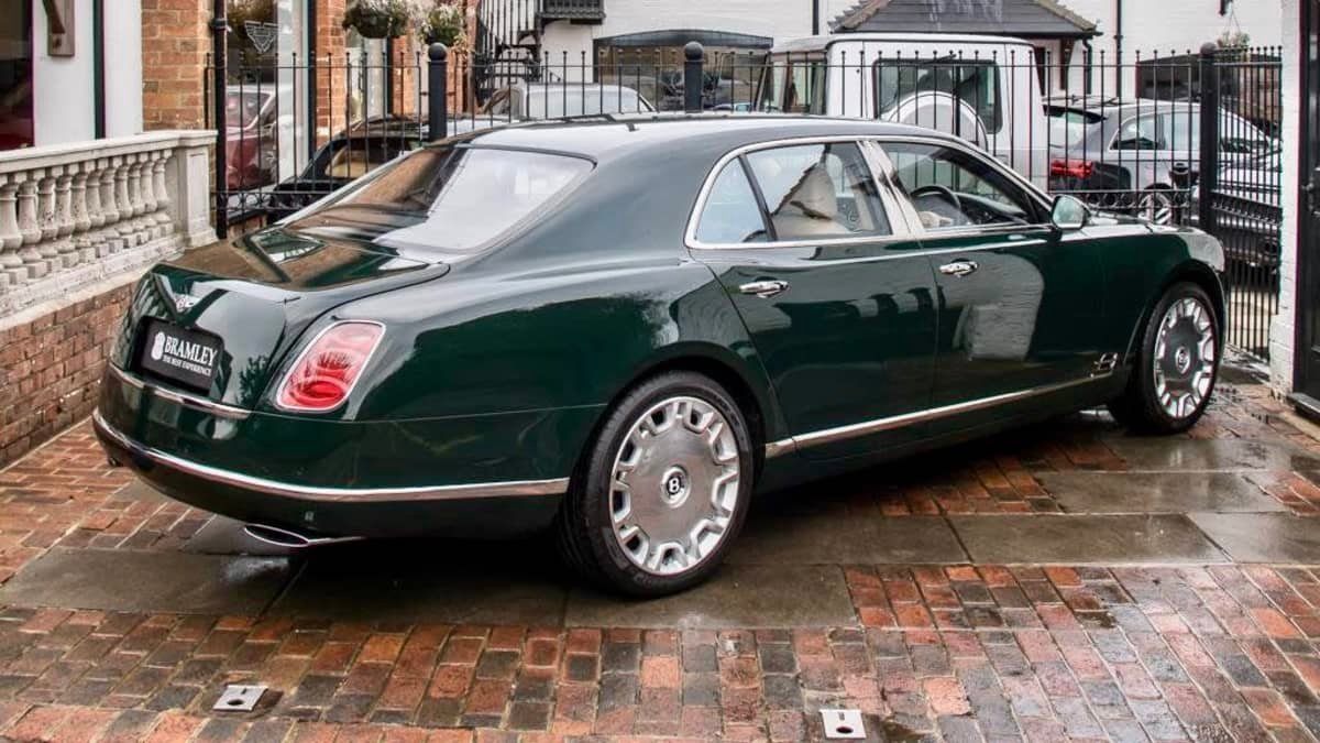 The Queen’s Bentley Mulsanne sells for $322,000 – UPDATE-0