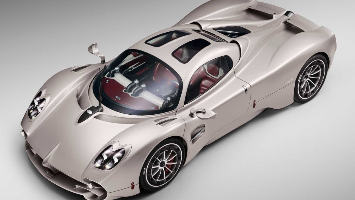 Pagani Utopia revealed: Old-school hypercar uses V12 engine and manual gearbox-0