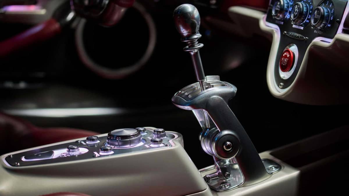 Pagani Utopia revealed: Old-school hypercar uses V12 engine and manual gearbox-1