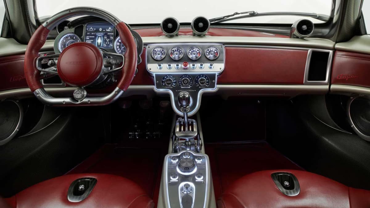 Pagani Utopia revealed: Old-school hypercar uses V12 engine and manual gearbox-0
